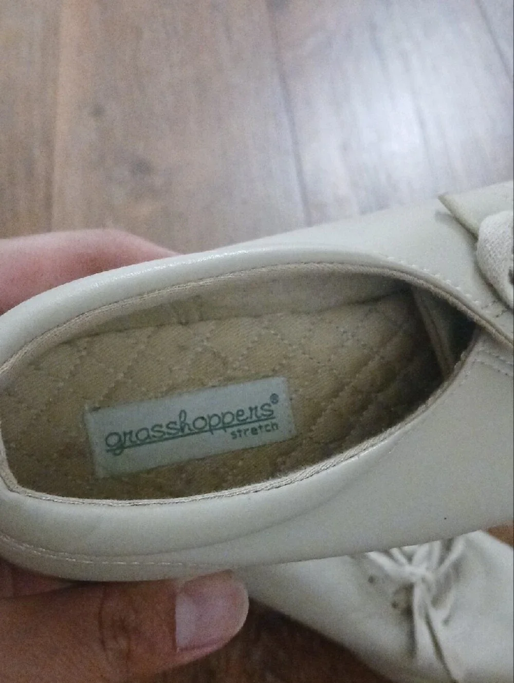 Grasshoppers Women's Cream Lace-Up Sneakers
